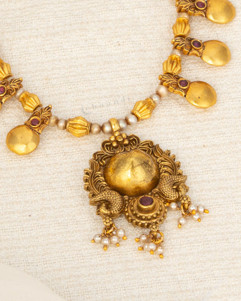 Antique Gold Polish Threaded Necklace With Gold Disc Shaped Motifs And Pearls