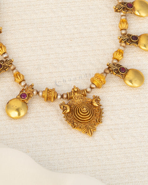 Antique Gold Polish Threaded Necklace With Gold Disc Shaped Motifs And Pearl Clusters