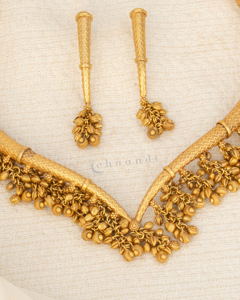 Antique Gold Polish Bamboo Style Necklace And Earrings Set With Flower Clusters