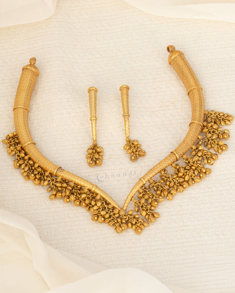 Antique Gold Polish Bamboo Style Necklace And Earrings Set With Flower Clusters