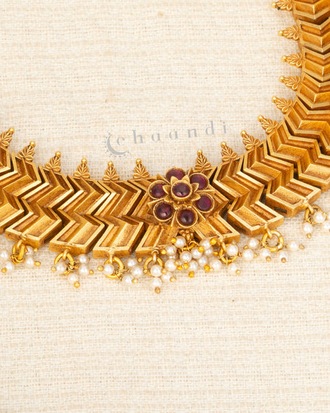 Antique Gold Polish Necklace With Kemp Ruby Floral Centre Motif And Pearl Drops