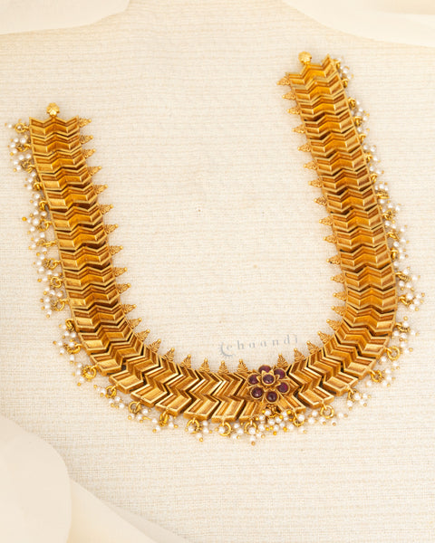 Antique Gold Polish Necklace With Kemp Ruby Floral Centre Motif And Pearl Drops