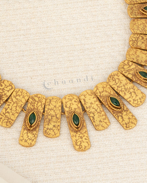 Antique Gold Polish Collar Necklace With Green Stones