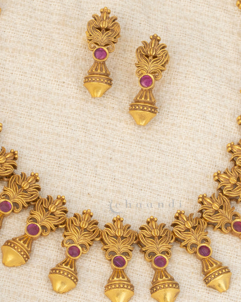 Antique Gold Polish Intricate Chettinadu Motif Necklace With Earrings
