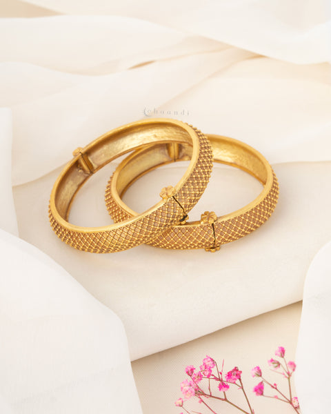Gold Polish Silver Bangle (Single)